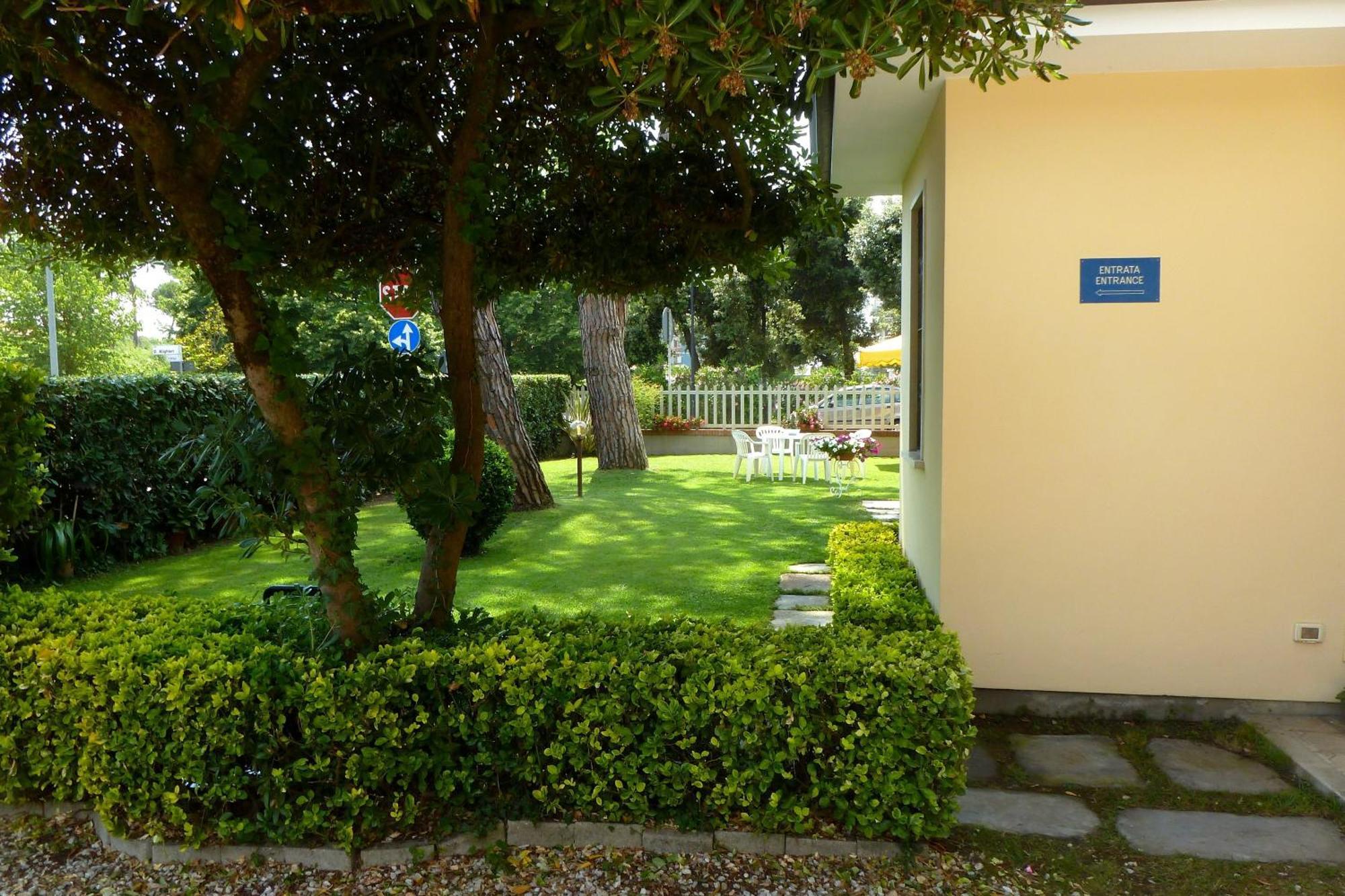 Hotel Versilia Lido di Camaiore Extérieur photo