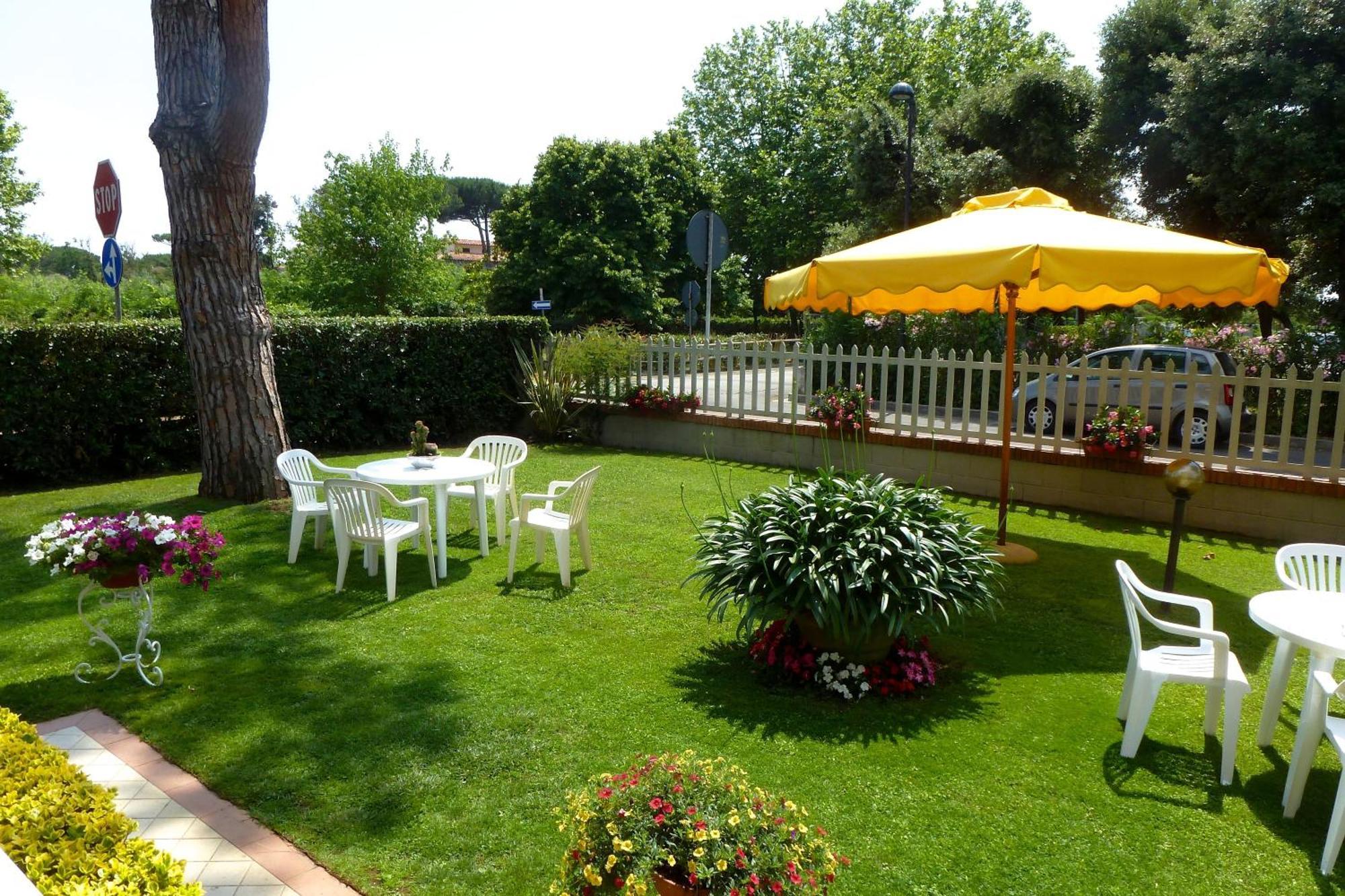 Hotel Versilia Lido di Camaiore Extérieur photo