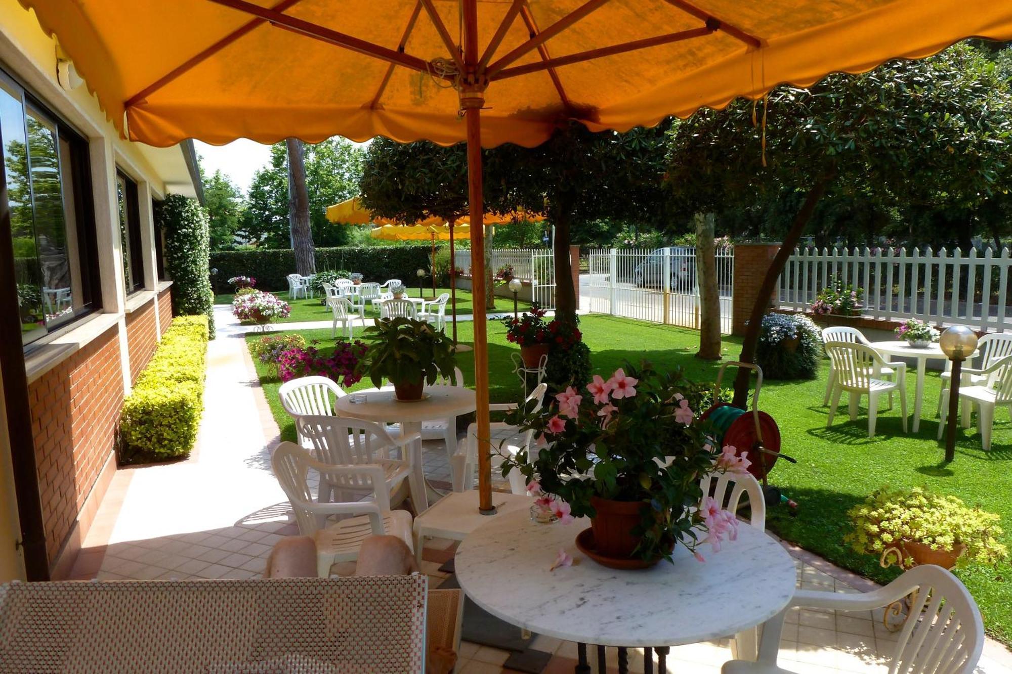 Hotel Versilia Lido di Camaiore Extérieur photo