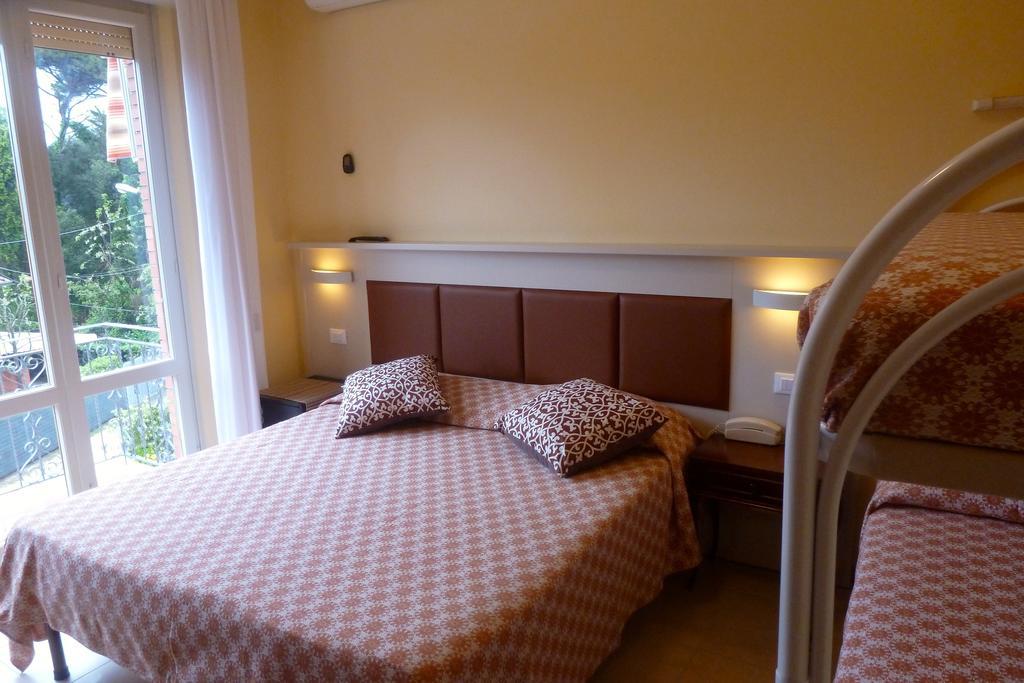 Hotel Versilia Lido di Camaiore Extérieur photo