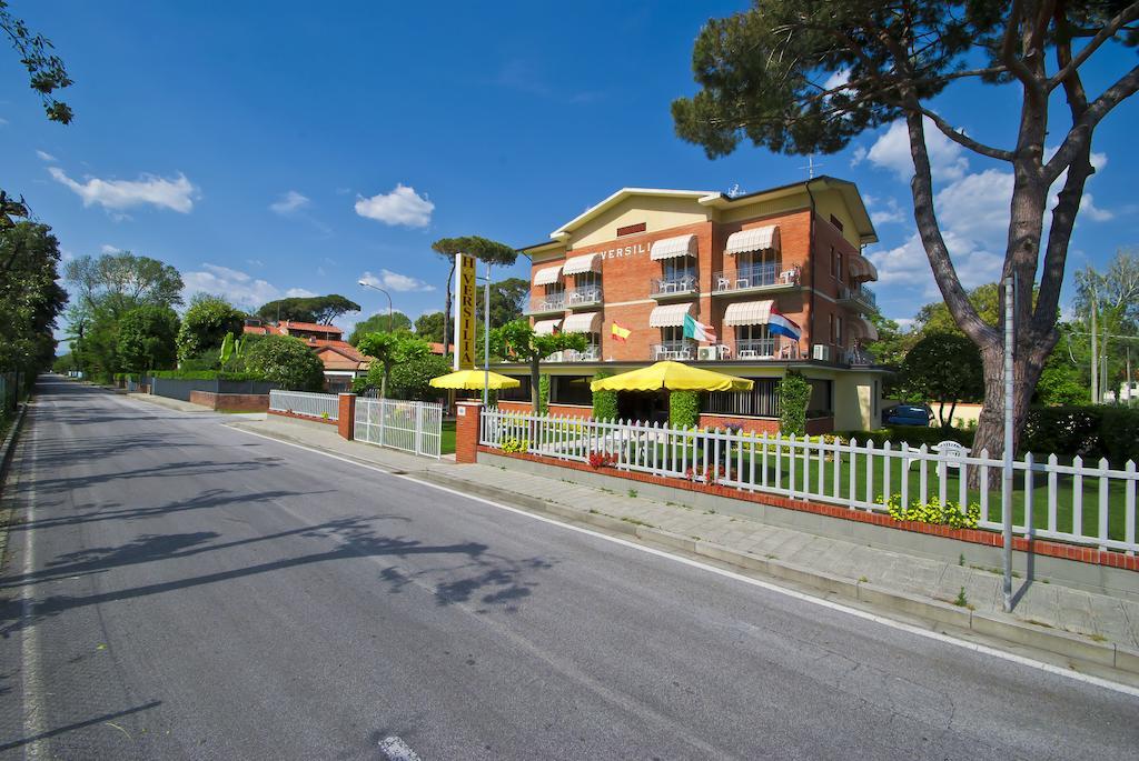 Hotel Versilia Lido di Camaiore Extérieur photo
