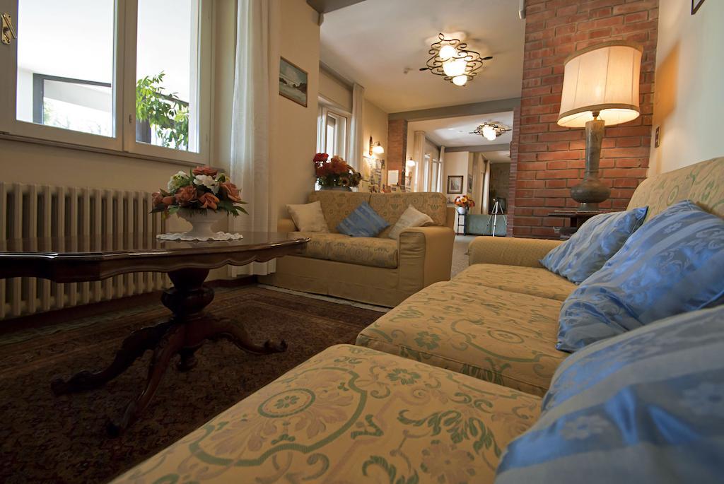 Hotel Versilia Lido di Camaiore Extérieur photo