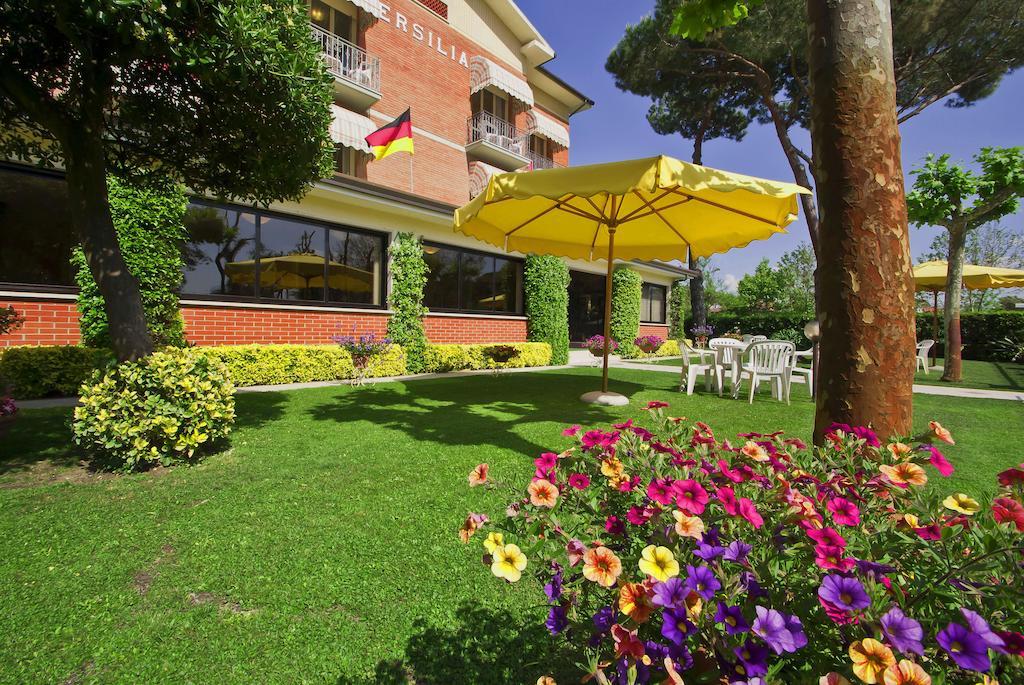 Hotel Versilia Lido di Camaiore Extérieur photo