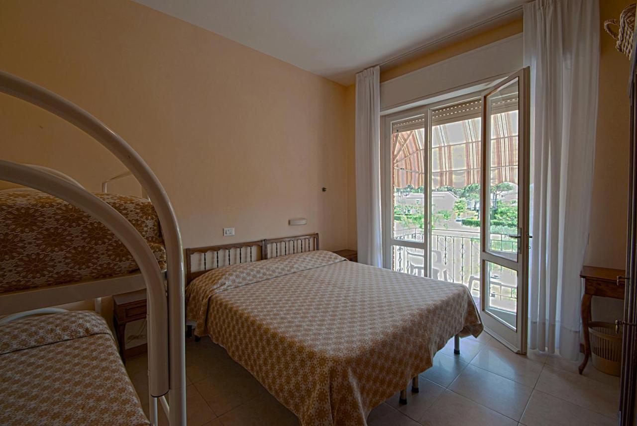 Hotel Versilia Lido di Camaiore Extérieur photo